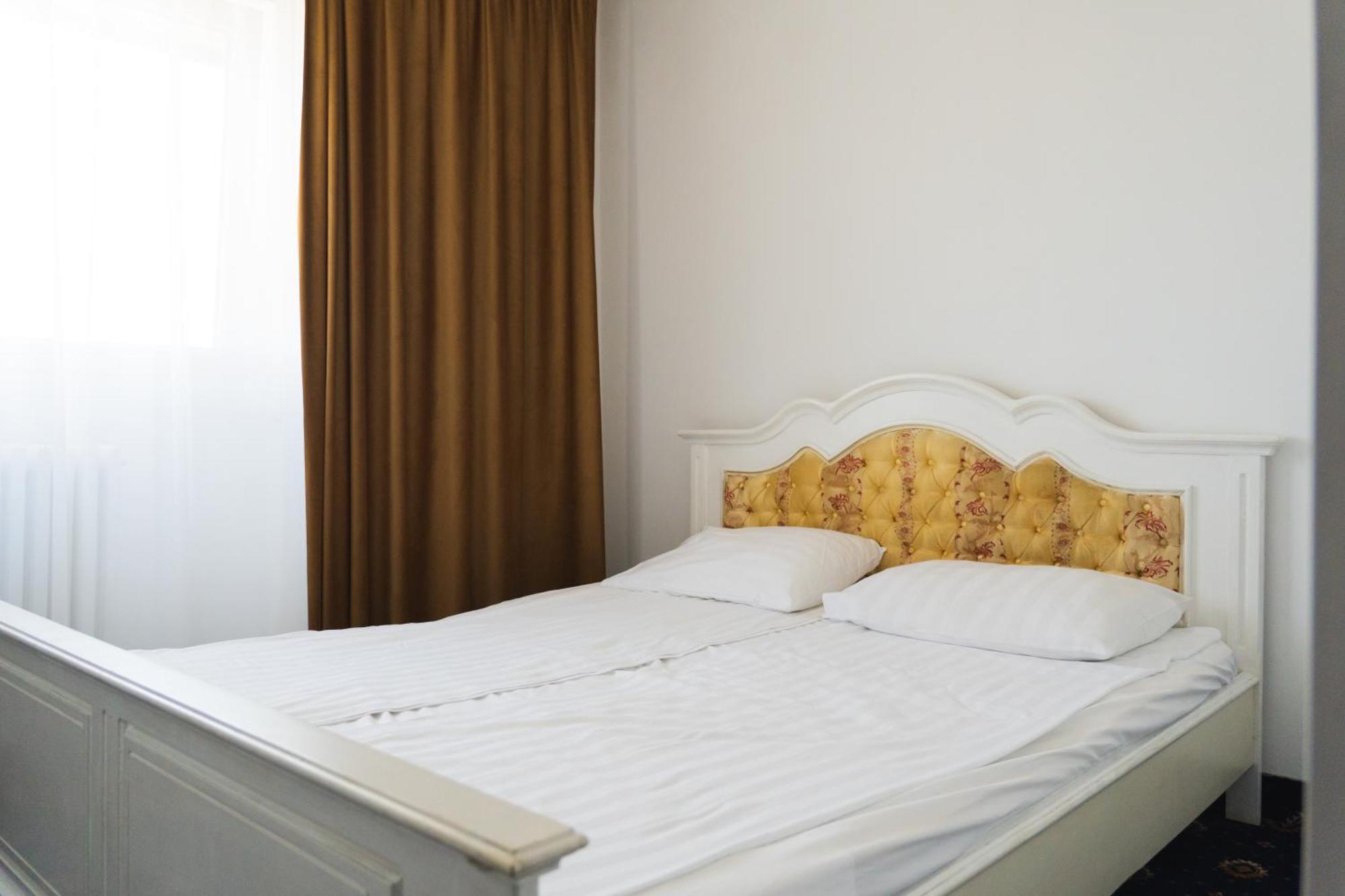 Hotel Cetate Alba Iulia Eksteriør billede