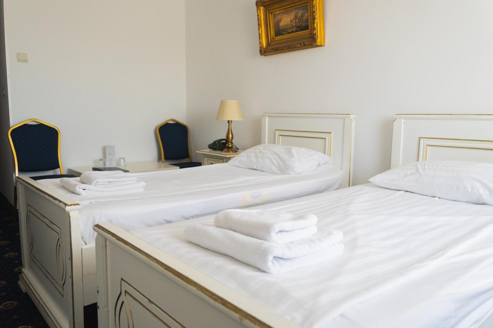 Hotel Cetate Alba Iulia Eksteriør billede